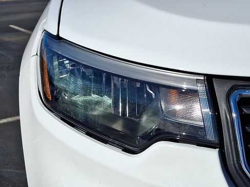 Used 2024 Jeep Compass Latitude image 9