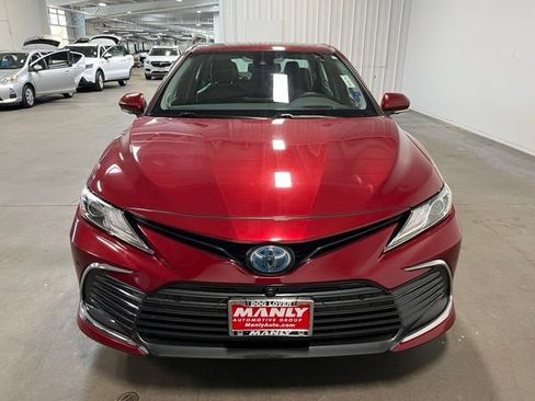 Used 2021 Toyota Camry XLE w/ Navigation Upgrade Package FWD image 8