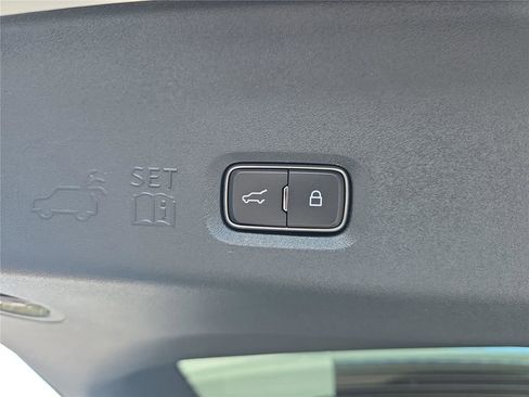 New 2026 Lincoln Navigator L Black Label AWD/4WD image 12