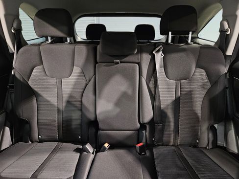 Used 2024 Kia Sorento LX image 13