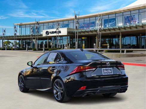Used 2018 Lexus IS 300 F-Sport Package image 4