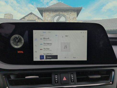 Used 2025 Lexus ES 300h w/ Premium Package image 21