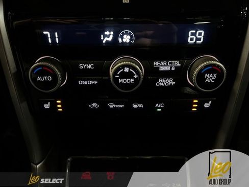 Used 2020 Subaru Ascent Premium w/ Convenience Package AWD/4WD image 17