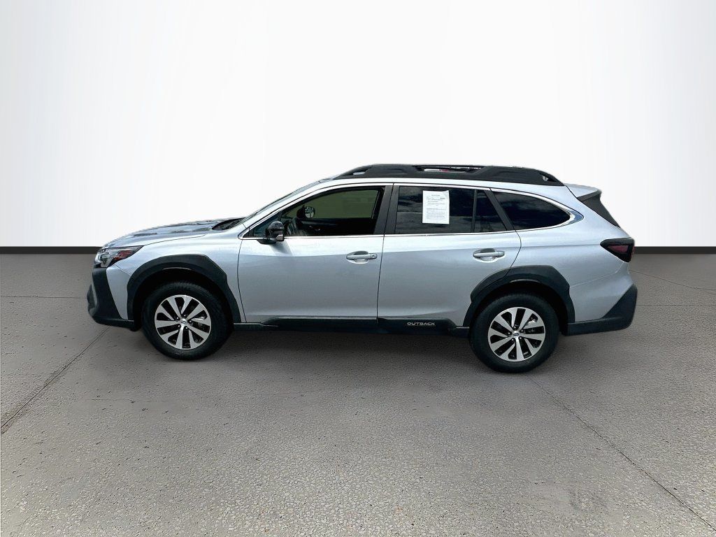 Certified 2025 Subaru Outback Premium AWD/4WD image 4
