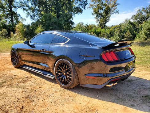 Used 2017 Ford Mustang GT Premium w/ Equipment Group 401A image 7