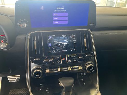 Used 2023 Lexus LX 600 F Sport w/ Accessory Package (Z1) AWD/4WD image 13
