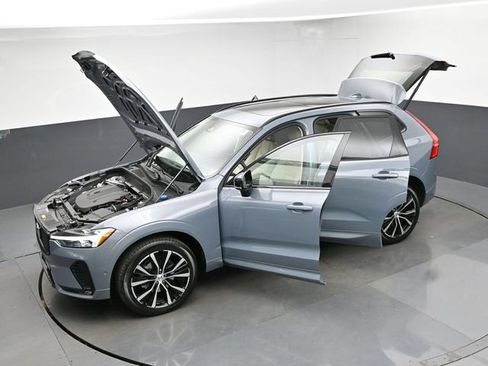 Used 2023 Volvo XC60 B5 Ultimate w/ Climate Package AWD/4WD image 54