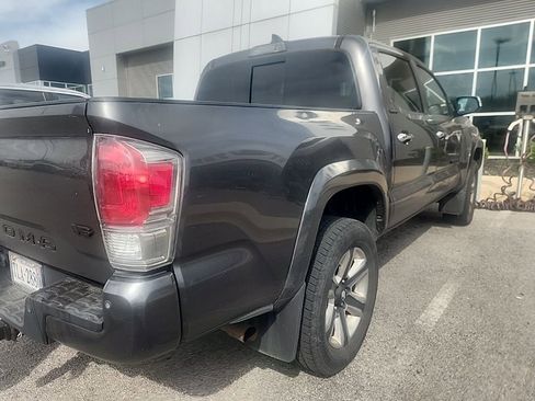 Used 2017 Toyota Tacoma Limited w/ Tow Package image 8