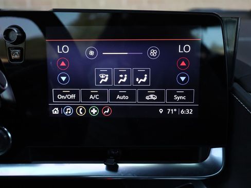 Used 2021 Chevrolet Corvette Stingray Coupe w/ 1LT RWD image 36