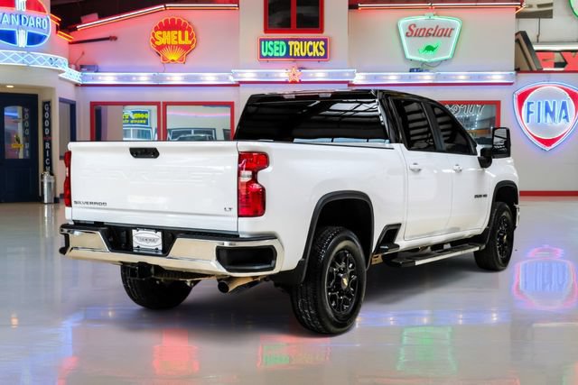 Used 2025 Chevrolet Silverado 2500 LT AWD/4WD image 3