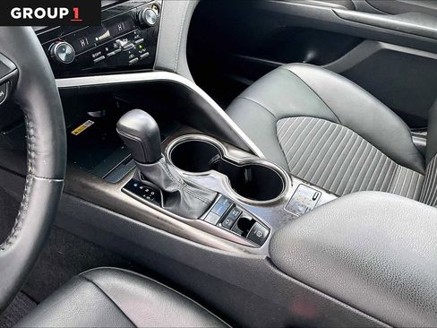 Certified 2022 Toyota Camry SE image 16