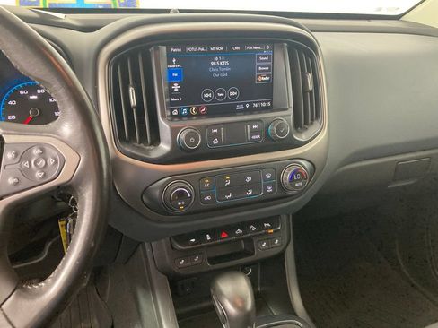 Used 2022 Chevrolet Colorado Z71 w/ Z71 Midnight Edition AWD/4WD image 2