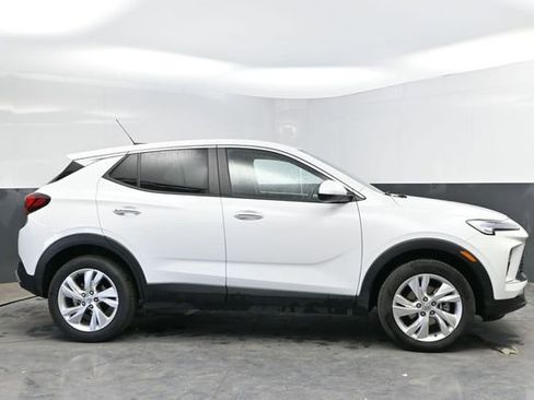 Used 2025 Buick Encore GX Preferred AWD/4WD image 12