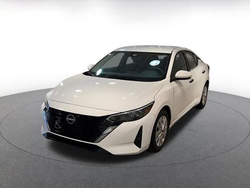 Used 2025 Nissan Sentra S image 7