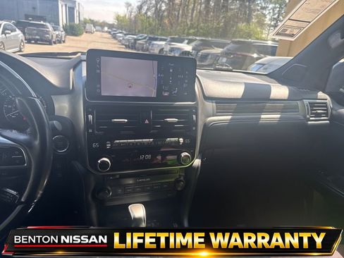 Used 2023 Lexus GX 460 Premium w/ Premium Package AWD/4WD image 16