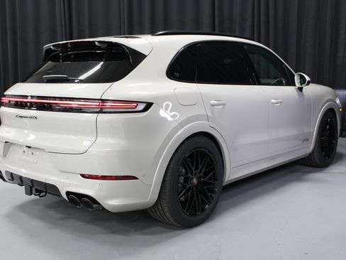 New 2025 Porsche Cayenne GTS image 7