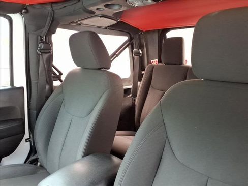 Used 2016 Jeep Wrangler Sport AWD/4WD image 13
