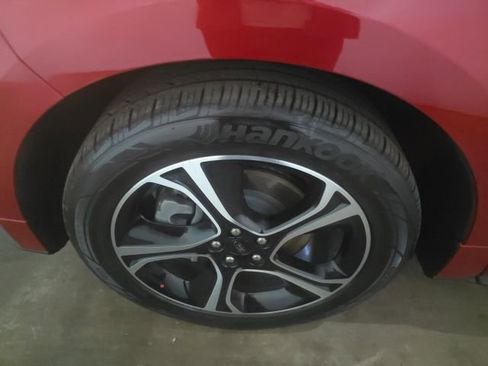 Used 2023 Ford Edge ST image 16