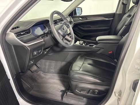 Used 2023 Jeep Grand Cherokee Limited AWD/4WD image 13