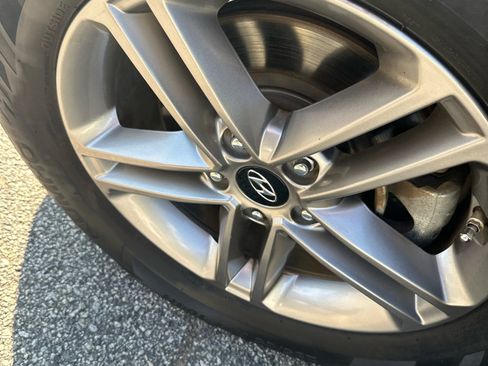 Used 2017 Hyundai Santa Fe Sport image 29