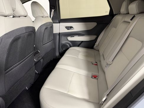 Used 2024 Nissan Ariya FWD image 26