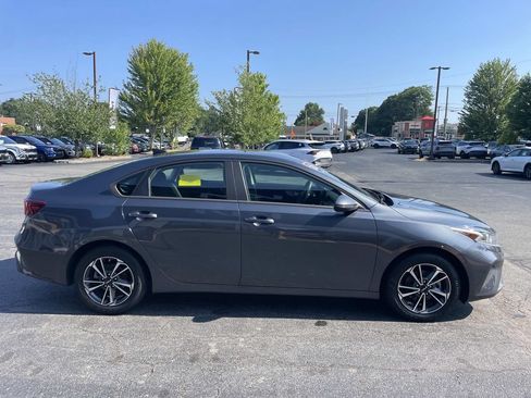 Used 2024 Kia Forte LXS w/ LXS Technology Package FWD image 8