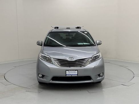 Used 2017 Toyota Sienna AWD image 8