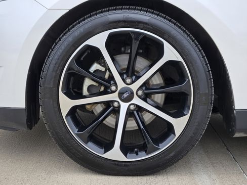 Used 2015 Ford Taurus SEL w/ Equipment Group 201A image 10