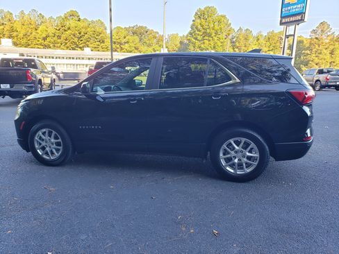 Used 2022 Chevrolet Equinox LT w/ Driver Convenience Package image 5