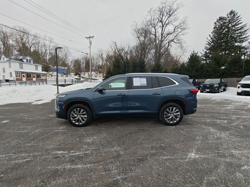 Certified 2025 Buick Enclave Preferred image 2