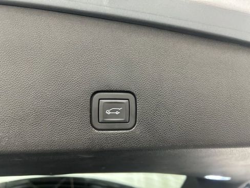 Used 2024 Cadillac XT6 Sport w/ Technology Package image 34