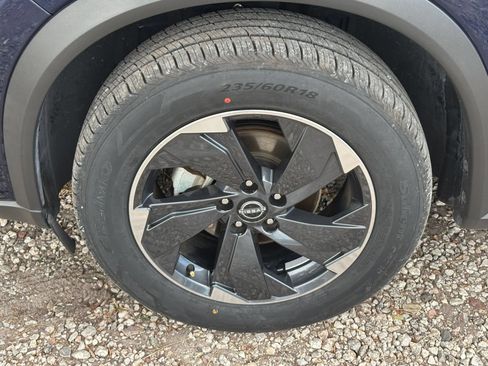 Used 2025 Nissan Rogue SV FWD image 32
