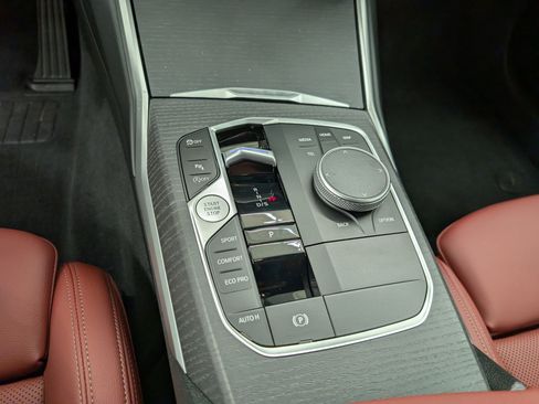 New 2025 BMW 330i Sedan w/ Convenience Package image 19