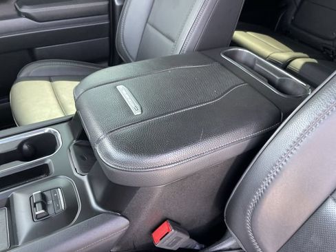 Used 2024 GMC Sierra 2500 Denali w/ Denali Reserve Package AWD/4WD image 20