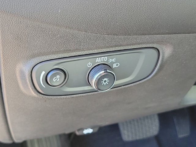 Used 2023 Chevrolet Equinox LT FWD image 10