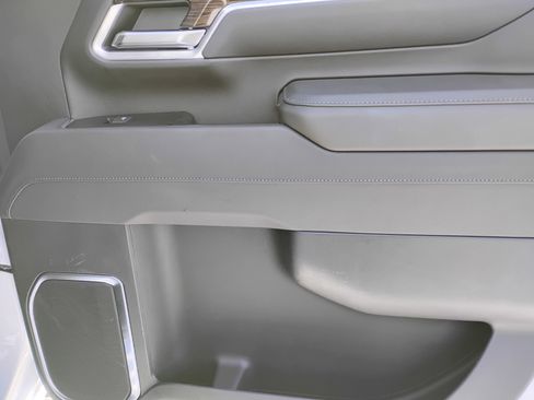 Used 2025 Chevrolet Silverado 2500 LT w/ Convenience Package image 20