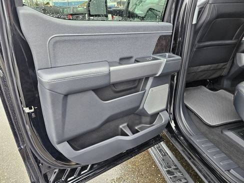 New 2026 Ford F250 Lariat w/ Black Appearance Package AWD/4WD image 8