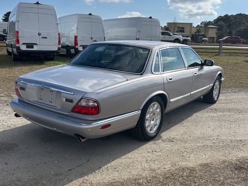 Used 2002 Jaguar XJ8 image 5