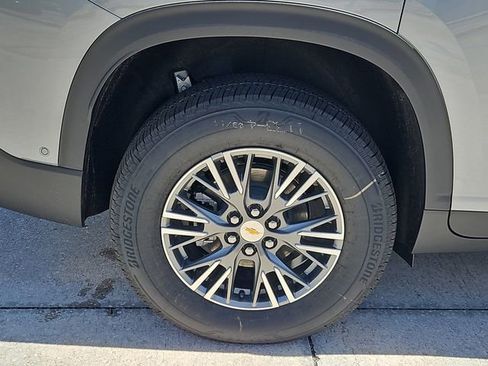 New 2026 Chevrolet Traverse LT w/ Enhanced Driving Package FWD image 5
