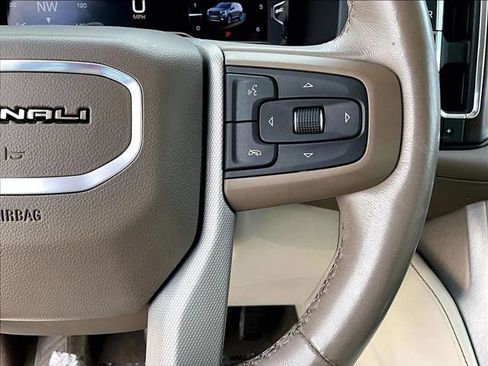 Used 2024 GMC Yukon XL Denali w/ Advanced Technology Package RWD image 21