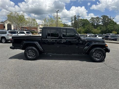 New 2025 Jeep Gladiator Sport image 6