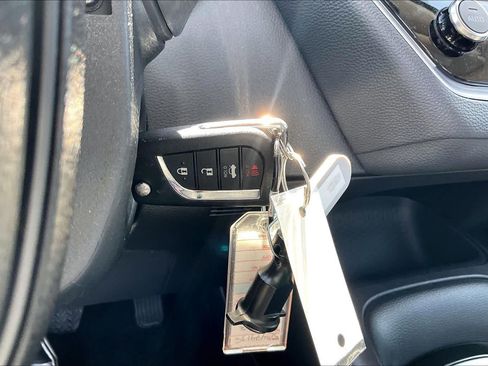 Used 2025 Toyota Corolla LE FWD image 14