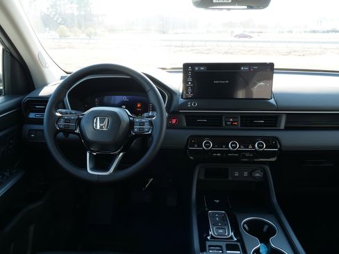 New 2026 Honda Pilot Touring image 21