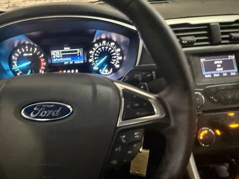 Used 2015 Ford Fusion SE w/ Equipment Group 201A FWD image 16