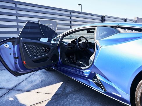 Used 2023 Lamborghini Huracan Tecnica RWD image 35