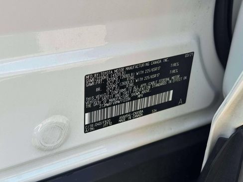 Used 2021 Toyota RAV4 LE AWD/4WD image 13