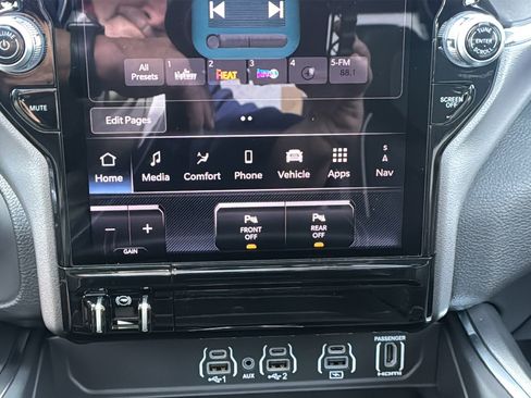 New 2026 RAM 1500 Laramie AWD/4WD image 31