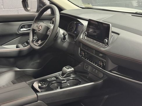 New 2026 Nissan Rogue SV AWD/4WD image 15
