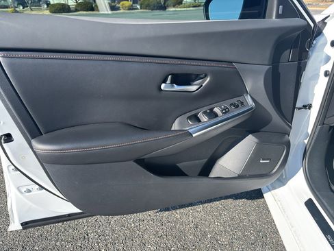 Used 2022 Nissan Sentra SR w/ Trunk Package image 16