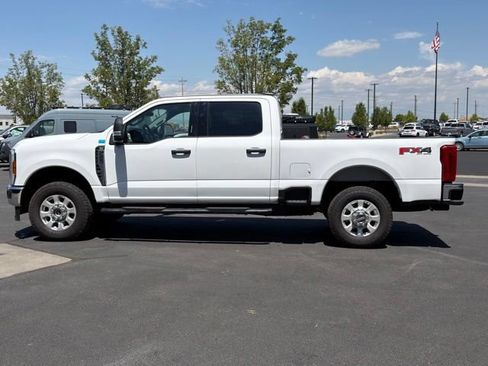 Used 2024 Ford F250 XLT w/ FX4 Off-Road Package AWD/4WD image 5